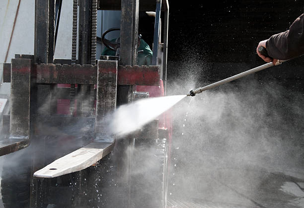 Best Commercial Pressure Washing  in Lakewood Clu, MI